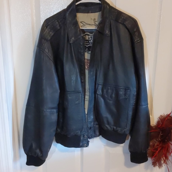 Leather jacket - Picture 1 of 4